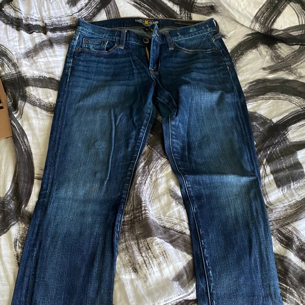 Lucky Brand Sweet 'n Straight medium wash in size 6/28